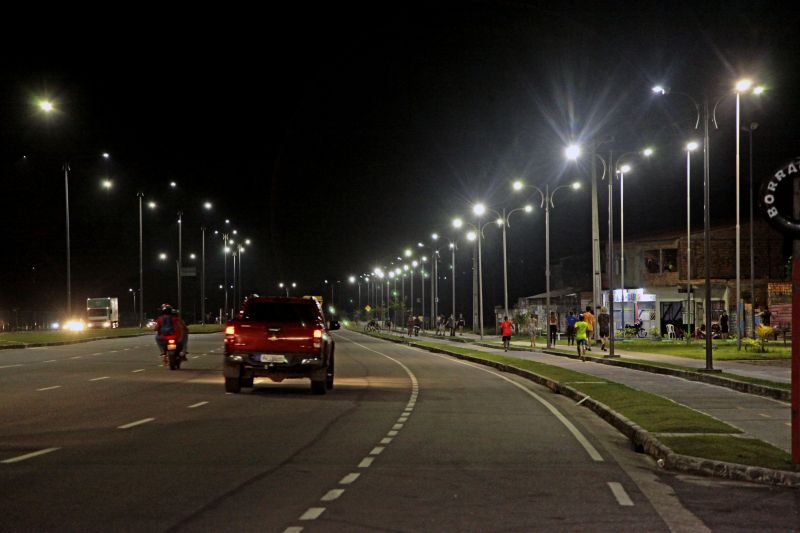 Belém, Pará, Brasil. ILUMINAÇÃO JOÃO PAULO II - 01/07/2020. Foto: Ricardo Amanajás / Agência Pará. <div class='credito_fotos'>Foto: Ricardo Amanajás / Ag. Pará | <a href='/midias/2020/originais/6520_742d7b9f-e82c-db2b-3742-7054392ff1f1.jpg' download><i class='fa-solid fa-download'></i> Download</a></div>