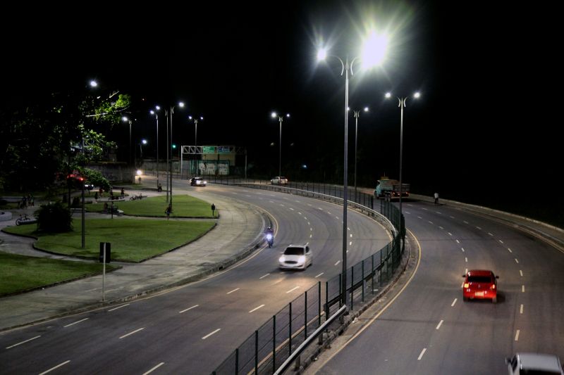 Belém, Pará, Brasil. ILUMINAÇÃO JOÃO PAULO II - 01/07/2020. Foto: Ricardo Amanajás / Agência Pará. <div class='credito_fotos'>Foto: Ricardo Amanajás / Ag. Pará | <a href='/midias/2020/originais/6520_d6041813-bc52-7790-b2bd-c15d41c229b6.jpg' download><i class='fa-solid fa-download'></i> Download</a></div>