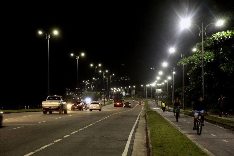 Belém, Pará, Brasil. ILUMINAÇÃO JOÃO PAULO II - 01/07/2020. Foto: Ricardo Amanajás / Agência Pará. <div class='credito_fotos'>Foto: Ricardo Amanajás / Ag. Pará | <a href='/midias/2020/originais/6520_e549bb16-7d8f-78cf-5d68-afd4d14d5e12.jpg' download><i class='fa-solid fa-download'></i> Download</a></div>