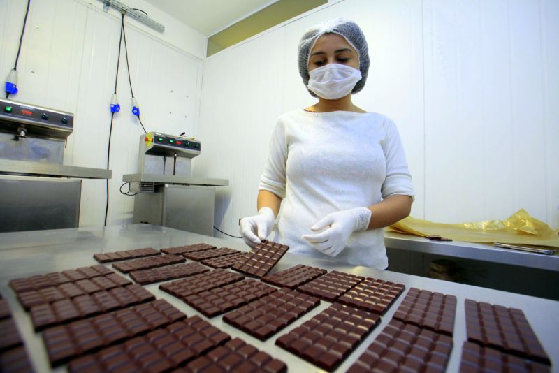Belém, Pará, Brasil.DIA CHOCOLATE - 06/07/2020 - Foto: Ricardo Amanajás / Ag Pará <div class='credito_fotos'>Foto: Ricardo Amanajás / Ag. Pará | <a href='/midias/2020/originais/6534_41e1ec35-b8e3-6cb9-9243-10ada89e2bc2.jpg' download><i class='fa-solid fa-download'></i> Download</a></div>