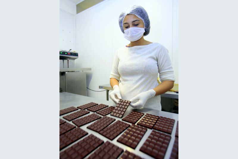 BelÃ©m, ParÃ¡, Brasil.DIA CHOCOLATE - 06/07/2020 - Foto: Ricardo AmanajÃ¡s / Ag ParÃ¡ <div class='credito_fotos'>Foto: Ricardo Amanajás / Ag. Pará   |   <a href='/midias/2020/originais/6534_6af85ed4-da4b-f884-6b4a-3f3716ea3398.jpg' download><i class='fa-solid fa-download'></i> Download</a></div>