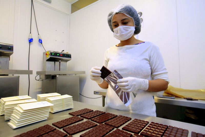 Belém, Pará, Brasil.DIA CHOCOLATE - 06/07/2020 - Foto: Ricardo Amanajás / Ag Pará <div class='credito_fotos'>Foto: Ricardo Amanajás / Ag. Pará | <a href='/midias/2020/originais/6534_fd58e5a5-736d-6b52-f669-dc50828ef363.jpg' download><i class='fa-solid fa-download'></i> Download</a></div>