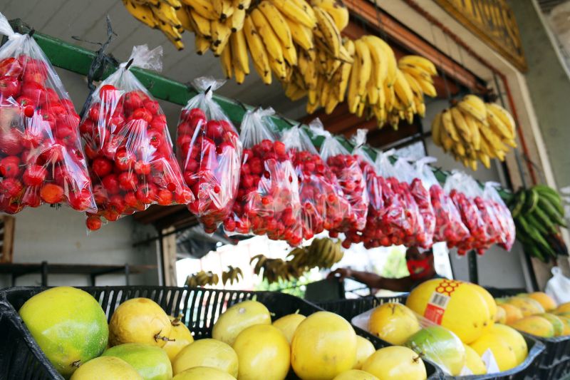 Central de Abastecimento do Pará projeta aumento nas vendas de frutas
Frutas Verão - Ceasa e feira da 25 <div class='credito_fotos'>Foto: Bruno Cecim / Ag.Pará | <a href='/midias/2020/originais/6535_211822c6-c8ec-f245-40ee-e261052ca0d6.jpg' download><i class='fa-solid fa-download'></i> Download</a></div>