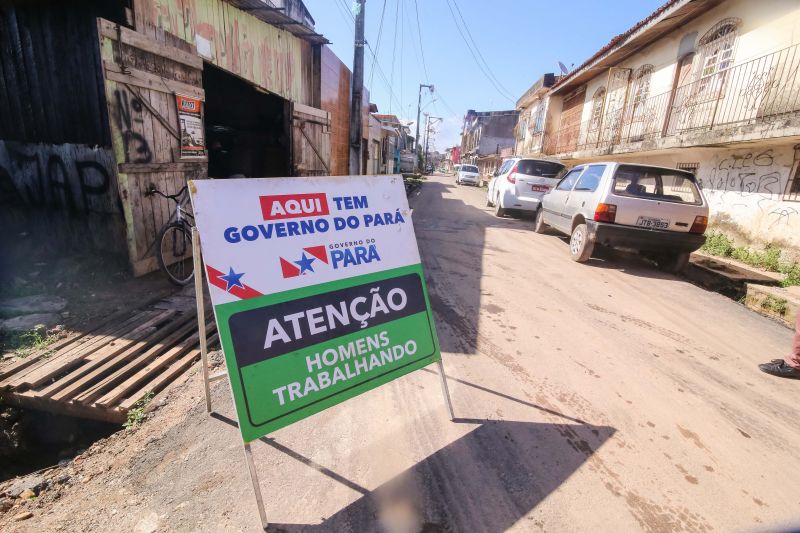 Belém 06 de julho de 2020, asfalto por todo Pará chegou na Passagem São Pedro ,bairro da Terra Firme. <div class='credito_fotos'>Foto: Alex Ribeiro / Ag. Pará | <a href='/midias/2020/originais/6538_1e0b50a6-b4c4-4005-659c-0d07dac611ae.jpg' download><i class='fa-solid fa-download'></i> Download</a></div>