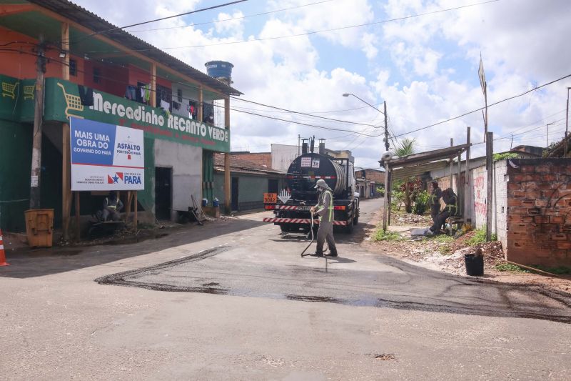 Belém 06 de julho de 2020, asfalto por todo Pará chegou na Passagem BrasÃlia, bairro Icoaraci <div class='credito_fotos'>Foto: Alex Ribeiro / Ag. Pará | <a href='/midias/2020/originais/6538_31107a8a-32bc-d008-1afa-0884a743b5ea.jpg' download><i class='fa-solid fa-download'></i> Download</a></div>