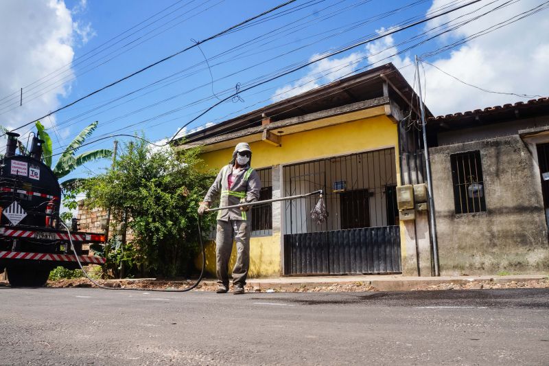 Belém 06 de julho de 2020, asfalto por todo Pará chegou na Passagem BrasÃlia, bairro Icoaraci <div class='credito_fotos'>Foto: Alex Ribeiro / Ag. Pará | <a href='/midias/2020/originais/6538_94c0187c-fb79-4302-0c12-dc7e776d6db2.jpg' download><i class='fa-solid fa-download'></i> Download</a></div>