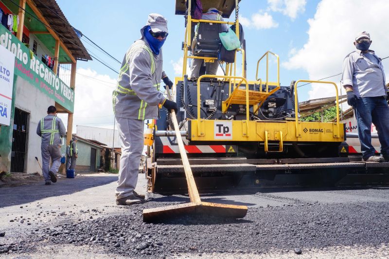 Belém 06 de julho de 2020, asfalto por todo Pará chegou na Passagem BrasÃlia, bairro Icoaraci <div class='credito_fotos'>Foto: Alex Ribeiro / Ag. Pará | <a href='/midias/2020/originais/6538_a1e5f4a4-2f68-c204-2961-15d31c129f1c.jpg' download><i class='fa-solid fa-download'></i> Download</a></div>