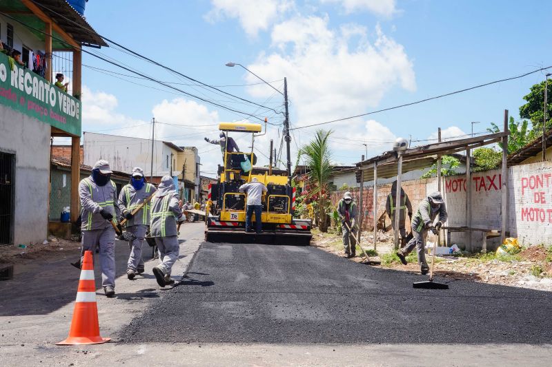 Belém 06 de julho de 2020, asfalto por todo Pará chegou na Passagem BrasÃlia, bairro Icoaraci <div class='credito_fotos'>Foto: Alex Ribeiro / Ag. Pará | <a href='/midias/2020/originais/6538_e6482285-75b4-d068-926b-1d45396efd28.jpg' download><i class='fa-solid fa-download'></i> Download</a></div>