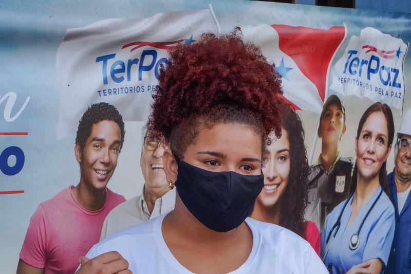 Belém 08 de julho de 2020, no dia 11 de julhoserá comemorado o 1º ano entra das açãos sociais do Ter Paz na Cabanagem.Sabrina santana Ex Aluna da Escola José Valente Ribeiro. <div class='credito_fotos'>Foto: Alex Ribeiro / Ag. Pará | <a href='/midias/2020/originais/6541_84ab45eb-1bd2-9b6f-a707-9ea7faf81edf.jpg' download><i class='fa-solid fa-download'></i> Download</a></div>