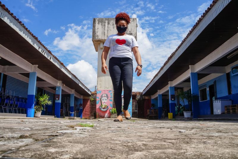 BelÃ©m 08 de julho de 2020, no dia 11 de julhoserÃ¡ comemorado o 1Âº ano entra das aÃ§Ã£os sociais do Ter Paz na Cabanagem.Sabrina santana Ex Aluna da Escola JosÃ© Valente Ribeiro. <div class='credito_fotos'>Foto: Alex Ribeiro / Ag. Pará   |   <a href='/midias/2020/originais/6541_e3d1389d-e198-3c43-34b2-00c06599385b.jpg' download><i class='fa-solid fa-download'></i> Download</a></div>