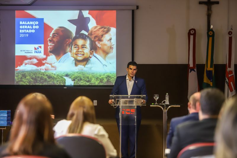 Governador Helder Barbalho entrega Balanço Geral do Estado 2019 ao Tribunal de Contas <div class='credito_fotos'>Foto: Marco Santos / Ag. Pará | <a href='/midias/2020/originais/6543_5e8d2f0d-e93b-6b09-3b83-e35b3fd227ba.jpg' download><i class='fa-solid fa-download'></i> Download</a></div>