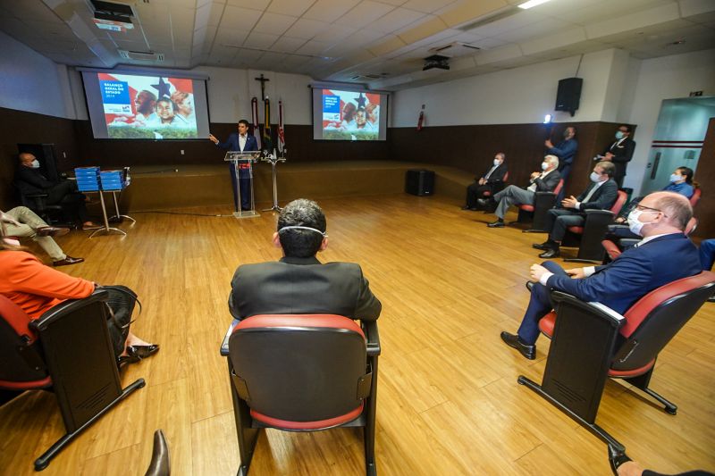 Governador Helder Barbalho entrega Balanço Geral do Estado 2019 ao Tribunal de Contas <div class='credito_fotos'>Foto: Marco Santos / Ag. Pará | <a href='/midias/2020/originais/6543_bf94b5b8-7b98-da9b-73ca-a340d28afac0.jpg' download><i class='fa-solid fa-download'></i> Download</a></div>