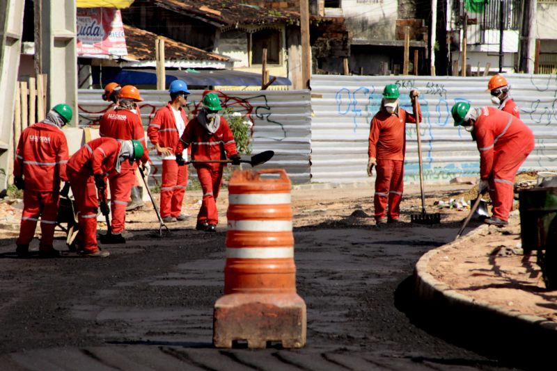 Belém, Pará, Brasil. OBRAS TUCUNDUBA - AV TUCUNDUBA ENTRE MUN DURUCUS E NOSSA SENHORA DAS GRAÇAS - 16/07/2020. Foto: Ricardo Amanajas / Diário do Pará. <div class='credito_fotos'>Foto: Ricardo Amanajás / Ag. Pará | <a href='/midias/2020/originais/6564_3ccacbc2-26a6-07b7-59a3-6ceec639c731.jpg' download><i class='fa-solid fa-download'></i> Download</a></div>