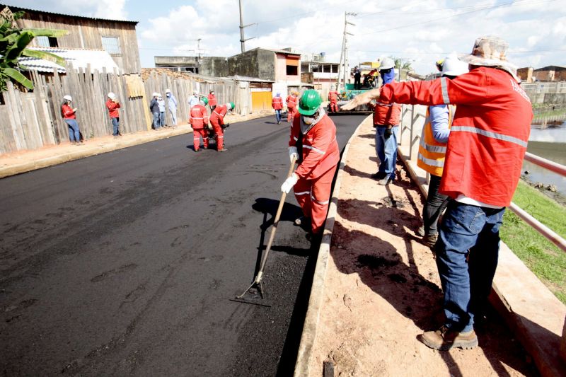 Belém, Pará, Brasil. OBRAS TUCUNDUBA - AV TUCUNDUBA ENTRE MUN DURUCUS E NOSSA SENHORA DAS GRAÇAS - 16/07/2020. Foto: Ricardo Amanajas / Diário do Pará. <div class='credito_fotos'>Foto: Ricardo Amanajás / Ag. Pará | <a href='/midias/2020/originais/6564_60445566-b879-3b4d-075a-f3b5aa627d18.jpg' download><i class='fa-solid fa-download'></i> Download</a></div>
