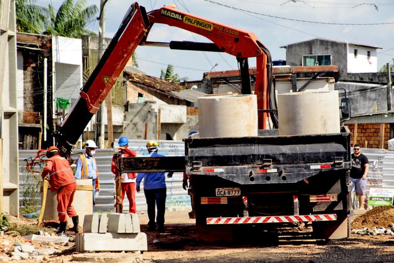 Belém, Pará, Brasil. OBRAS TUCUNDUBA - AV TUCUNDUBA ENTRE MUN DURUCUS E NOSSA SENHORA DAS GRAÇAS - 16/07/2020. Foto: Ricardo Amanajas / Diário do Pará. <div class='credito_fotos'>Foto: Ricardo Amanajás / Ag. Pará | <a href='/midias/2020/originais/6564_a779b216-75f2-4017-33b5-0d60774cb903.jpg' download><i class='fa-solid fa-download'></i> Download</a></div>