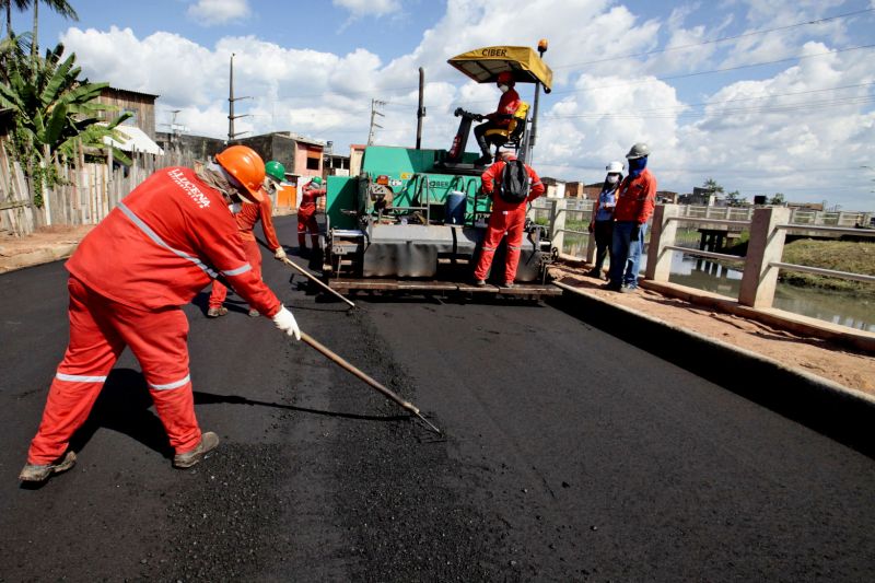 Belém, Pará, Brasil. OBRAS TUCUNDUBA - AV TUCUNDUBA ENTRE MUN DURUCUS E NOSSA SENHORA DAS GRAÇAS - 16/07/2020. Foto: Ricardo Amanajas / Diário do Pará. <div class='credito_fotos'>Foto: Ricardo Amanajás / Ag. Pará | <a href='/midias/2020/originais/6564_ab1232ae-7c35-9d21-39f3-e9d85831cabb.jpg' download><i class='fa-solid fa-download'></i> Download</a></div>