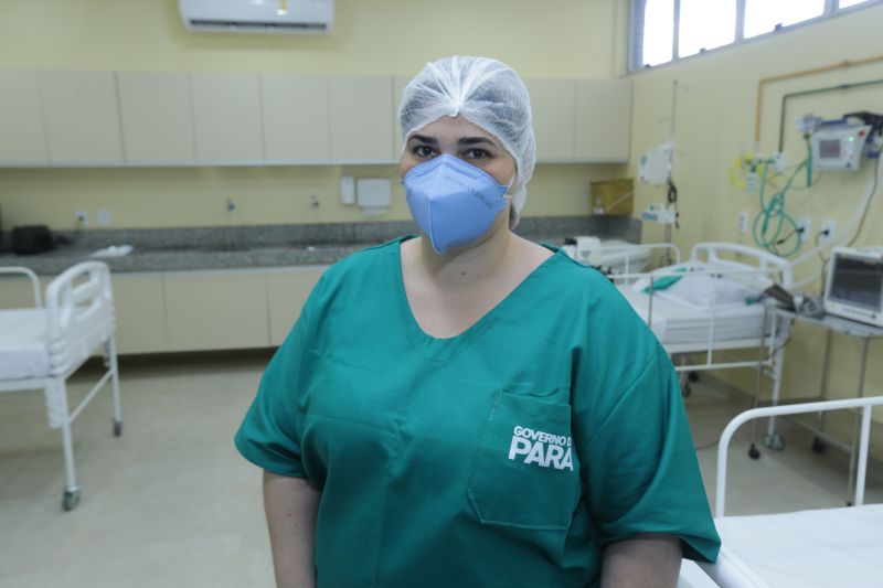 Enfermeira Mayara <div class='credito_fotos'>Foto: Jader Paes / Agência Pará | <a href='/midias/2020/originais/6570_6bfdcbb6-d085-2ead-a8f6-39f0facc2ebe.jpg' download><i class='fa-solid fa-download'></i> Download</a></div>