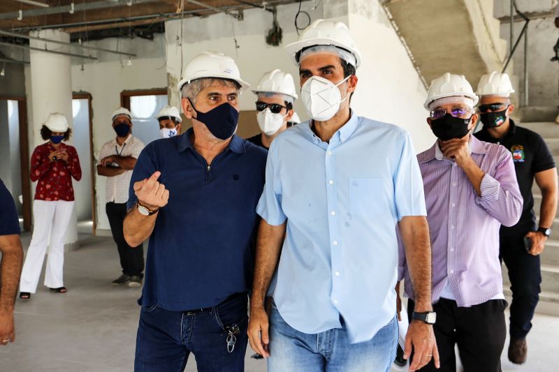 Visita do governador nas Obras da Casa de Cultura de Salinópolis - Foto Bruno Cecim <div class='credito_fotos'>Foto: Bruno Cecim / Ag.Pará | <a href='/midias/2020/originais/6601_3e44c29e-9e1a-b121-7c89-3f38fe2a0e1c.jpg' download><i class='fa-solid fa-download'></i> Download</a></div>