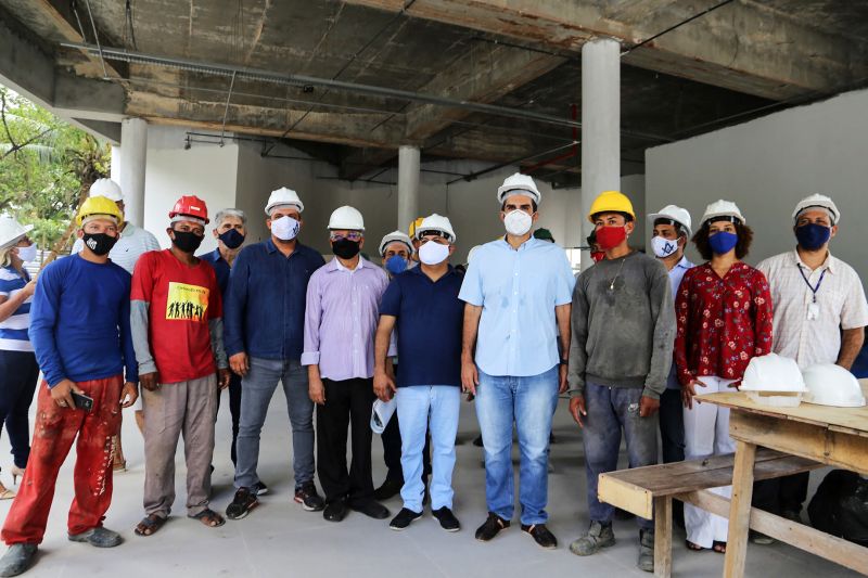 Visita do governador nas Obras da Casa de Cultura de Salinópolis - Foto Bruno Cecim <div class='credito_fotos'>Foto: Bruno Cecim / Ag.Pará | <a href='/midias/2020/originais/6601_7cff6d66-6534-9ab9-9101-9a86d0ceb68e.jpg' download><i class='fa-solid fa-download'></i> Download</a></div>