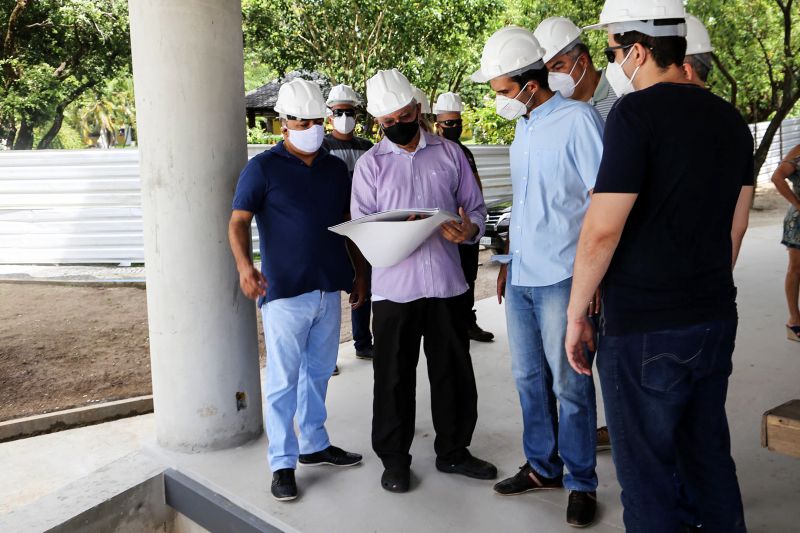 Visita do governador nas Obras da Casa de Cultura de Salinópolis - Foto Bruno Cecim <div class='credito_fotos'>Foto: Bruno Cecim / Ag.Pará | <a href='/midias/2020/originais/6601_cb67194e-dabb-b2bf-fa77-bb8636ca04c5.jpg' download><i class='fa-solid fa-download'></i> Download</a></div>