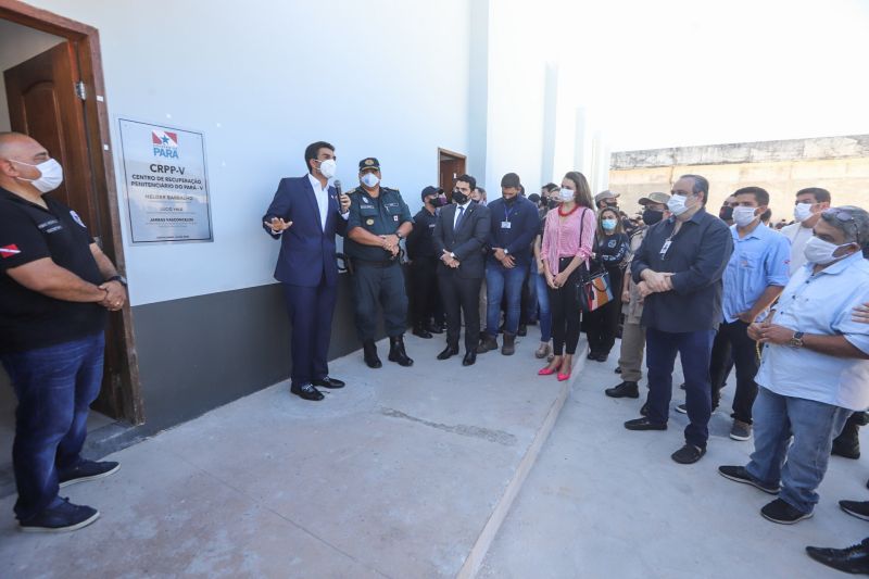 O Governo do Estado inaugurou, nesta segunda-feira (27), o Centro de Recuperação Penitenciário do Pará V (CRPP V). Localizado no Complexo Penitenciário de Americano, no município Santa Izabel, às margens da BR-316, a nova unidade contou com investimento de R$ 11,1 milhões e criou 516 novas vagas no sistema penitenciário estadual. Desde janeiro de 2019, com reformas e novas unidades, o Estado criou 5.290 novas vagas no sistema prisional. <div class='credito_fotos'>Foto: Alex Ribeiro / Ag. Pará | <a href='/midias/2020/originais/6613_221c7702-32f1-373d-c3e2-39db4c7c4c73.jpg' download><i class='fa-solid fa-download'></i> Download</a></div>