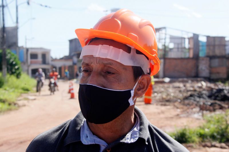 Na manhã desta terça-feira (28), as obras do projeto de macrodrenagem da Bacia do Tucunduba, em Belém, receberam a visita da Comissão de Acompanhamento de Obras (CAO). Formada por 18 moradores, a comissão tem a função de fiscalizar e acompanhar o andamento das obras do governo do Estado, através da Secretaria de Estado de Desenvolvimento e Obras Públicas (Sedop). <div class='credito_fotos'>Foto: Marcelo Seabra / Ag. Pará | <a href='/midias/2020/originais/6620_2df867a8-15bb-6a9b-8499-d6d730eb357a.jpg' download><i class='fa-solid fa-download'></i> Download</a></div>