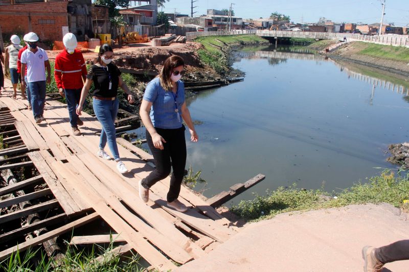 Na manhã desta terça-feira (28), as obras do projeto de macrodrenagem da Bacia do Tucunduba, em Belém, receberam a visita da Comissão de Acompanhamento de Obras (CAO). Formada por 18 moradores, a comissão tem a função de fiscalizar e acompanhar o andamento das obras do governo do Estado, através da Secretaria de Estado de Desenvolvimento e Obras Públicas (Sedop). <div class='credito_fotos'>Foto: Marcelo Seabra / Ag. Pará | <a href='/midias/2020/originais/6620_d4d4ab8f-29da-a783-7bdf-cc9b1746beb2.jpg' download><i class='fa-solid fa-download'></i> Download</a></div>