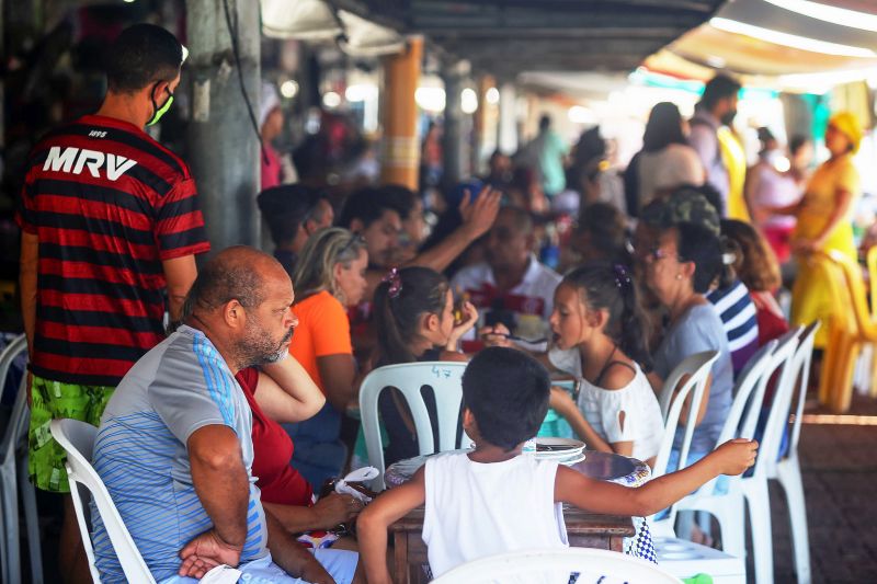 O Pará alcançou a 17ª posição no ranking nacional de isolamento, na segunda-feira (27), com a taxa de 39,05% das pessoas em casa para evitar a proliferação do novo coronavírus. De acordo com os dados divulgados nesta terça-feira (28), pela Secretaria Estadual de Segurança Pública e Defesa Social (Segup), Belém esteve no 15º lugar entre as capitais, registrando taxa de 40,4%. <div class='credito_fotos'>Foto: Bruno Cecim / Ag.Pará | <a href='/midias/2020/originais/6622_25d60594-4c79-d1d3-aac5-c18a105d7654.jpg' download><i class='fa-solid fa-download'></i> Download</a></div>