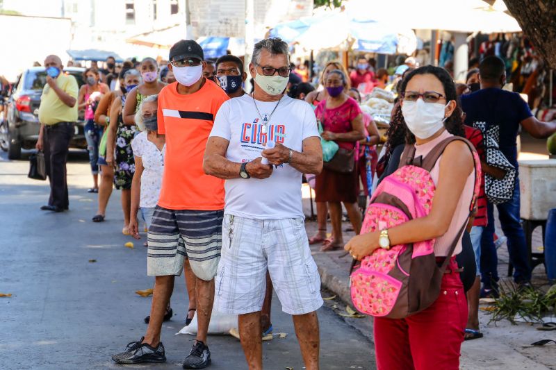 O Pará alcançou a 17ª posição no ranking nacional de isolamento, na segunda-feira (27), com a taxa de 39,05% das pessoas em casa para evitar a proliferação do novo coronavírus. De acordo com os dados divulgados nesta terça-feira (28), pela Secretaria Estadual de Segurança Pública e Defesa Social (Segup), Belém esteve no 15º lugar entre as capitais, registrando taxa de 40,4%. <div class='credito_fotos'>Foto: Bruno Cecim / Ag.Pará | <a href='/midias/2020/originais/6622_b463ce34-11fa-a4b1-ffd6-76511ac07b4d.jpg' download><i class='fa-solid fa-download'></i> Download</a></div>