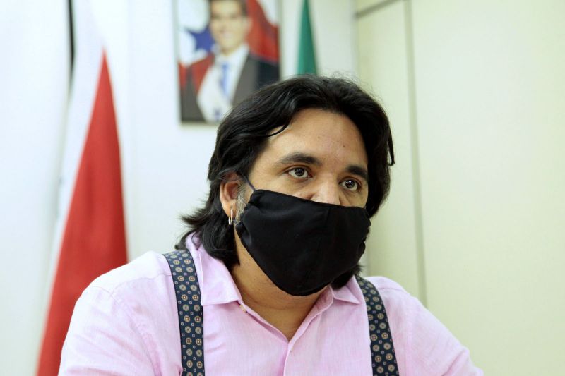 Belém, Pará, Brasil . PESQUISE NA QUARENTENA - FAPESPA - Alexandre Diniz – coord. de bolsas Fapespa - 23/07/2020 <div class='credito_fotos'>Foto: Ricardo Amanajás / Ag. Pará | <a href='/midias/2020/originais/6623_79bc56d7-3327-0cb5-8c29-bd0f79b72c84.jpg' download><i class='fa-solid fa-download'></i> Download</a></div>