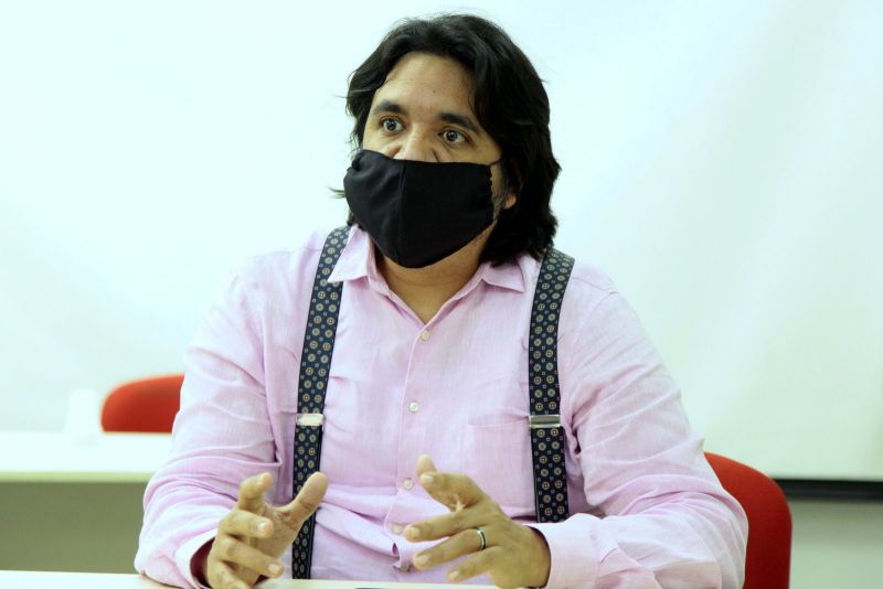 Belém, Pará, Brasil . PESQUISE NA QUARENTENA - FAPESPA - Alexandre Diniz – coord. de bolsas Fapespa - 23/07/2020 <div class='credito_fotos'>Foto: Ricardo Amanajás / Ag. Pará | <a href='/midias/2020/originais/6623_a043fe69-75f2-720f-1d4a-569c016d9f1d.jpg' download><i class='fa-solid fa-download'></i> Download</a></div>