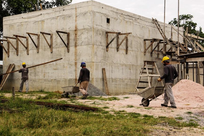 Governo investe R$ 13 milhões no sistema de abastecimento de água em Alter do Chão <div class='credito_fotos'>Foto: Bruno Cecim / Ag.Pará | <a href='/midias/2020/originais/6634_642d3524-238f-4626-d7c0-01d00f68df8e.jpg' download><i class='fa-solid fa-download'></i> Download</a></div>