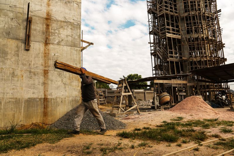 Governo investe R$ 13 milhões no sistema de abastecimento de água em Alter do Chão <div class='credito_fotos'>Foto: Bruno Cecim / Ag.Pará | <a href='/midias/2020/originais/6634_7866a332-4b50-3954-6b4e-4071397b4ffd.jpg' download><i class='fa-solid fa-download'></i> Download</a></div>