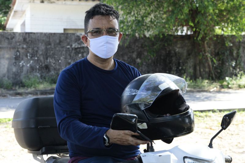 Belém, Pará, Brasil . AÇÕES EDUCATIVAS MOTOCICLISTAS - Roni Vidal (Motociclista) - 23/07/2020 <div class='credito_fotos'>Foto: Ricardo Amanajás / Ag. Pará | <a href='/midias/2020/originais/6641_7bf8f309-8cf6-861d-0e39-bd060907109e.jpg' download><i class='fa-solid fa-download'></i> Download</a></div>