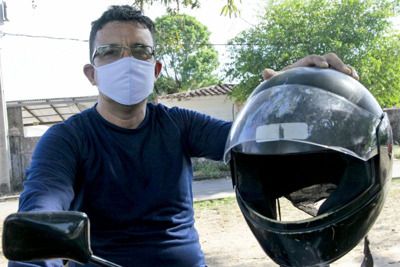Belém, Pará, Brasil . AÇÕES EDUCATIVAS MOTOCICLISTAS - Roni Vidal (Motociclista) - 23/07/2020 <div class='credito_fotos'>Foto: Ricardo Amanajás / Ag. Pará | <a href='/midias/2020/originais/6641_fdc46cb5-8e66-2cf4-28f8-4045c7da9ccd.jpg' download><i class='fa-solid fa-download'></i> Download</a></div>