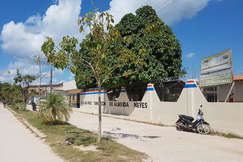 Escola Tancredo Neves_Melgaço <div class='credito_fotos'>Foto: ASCOM / SEDUC | <a href='/midias/2020/originais/6683_ed497aab-7b72-5827-3826-8a12e70ff661.jpg' download><i class='fa-solid fa-download'></i> Download</a></div>