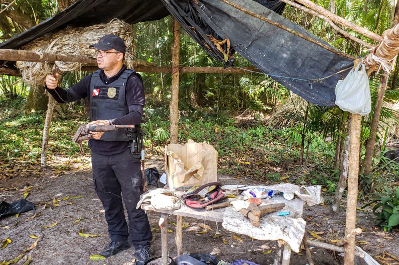 Polícia Civil destrói mais de 200 t de maconha durante operação Colheita Maldita II <div class='credito_fotos'>Foto: Leandro Santana / Ascom PCPA | <a href='/midias/2020/originais/6716_adfb92d9-d21a-3d88-d138-a0cb46e422a8.jpg' download><i class='fa-solid fa-download'></i> Download</a></div>