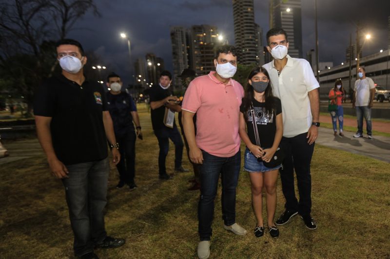 A primeira fase da intervenção paisagística no Parque Urbano Belém Porto Futuro foi iniciada neste sábado (22) com o plantio simbólico de 22 árvores. O ato teve a presença do governador Helder Barbalho; da secretária de Estado de Cultura, Ursula Vidal, e de representantes de entidades empresariais paraenses que contribuem com a arborização do espaço, aberto ao público <div class='credito_fotos'>Foto: Jader Paes / Agência Pará | <a href='/midias/2020/originais/6743_f612ca88-2768-0cd1-d8dd-2de60760075f.jpg' download><i class='fa-solid fa-download'></i> Download</a></div>