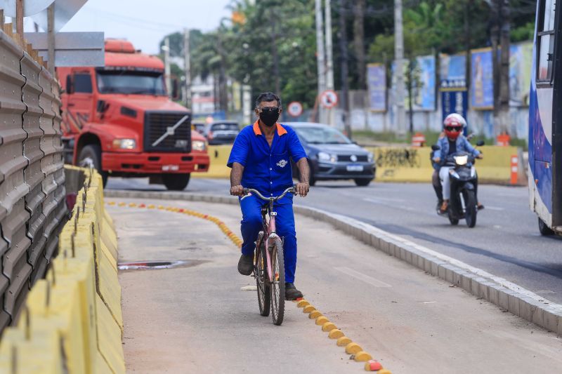 Obra Nova BR. Ciclo vias, Movimentacao Transito, descarte de lixo <div class='credito_fotos'>Foto: Jader Paes / Agência Pará | <a href='/midias/2020/originais/6771_826d59bb-f134-64e8-0d9b-2e65e9053834.jpg' download><i class='fa-solid fa-download'></i> Download</a></div>