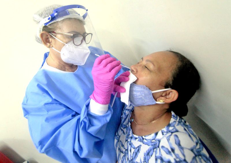 Belém, Pará, Brasil. ÚLTIMO DIA POLICLINICA ITINERANTE - Nete Souza, serviços gerais - 30/08/2020. Foto: Ricardo Amanajás / Ag Pará. <div class='credito_fotos'>Foto: Ricardo Amanajás / Ag. Pará | <a href='/midias/2020/originais/6777_d110642e-d96c-b575-0680-a72bbc7b24ca.jpg' download><i class='fa-solid fa-download'></i> Download</a></div>