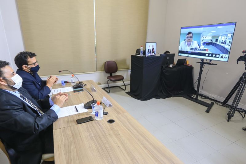 Eurípedes Reis . Diretor geral da Arcom e Rodolfo Bastos, adjunto de gestão ambiental da Semas <div class='credito_fotos'>Foto: Jader Paes / Agência Pará | <a href='/midias/2020/originais/6803_0c61e58f-4f61-8e83-ba0f-627253c1fc0e.jpg' download><i class='fa-solid fa-download'></i> Download</a></div>