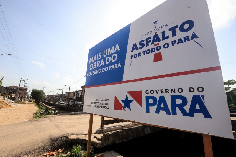 Uma espera de 30 anos chegou ao fim na manhã desta segunda-feira (14), com a autorização do governador Helder Barbalho para o início imediato das obras de urbanização de vias do bairro do Marco, Região de Integração do Guarajá, em Belém. Com um investimento de R$ 1,92 milhão, o bairro será contemplado com 1,64 km de asfalto novo. <div class='credito_fotos'>Foto: Marco Santos / Ag. Pará | <a href='/midias/2020/originais/6827_333ce4af-4b1d-36b2-3522-d7bc1679795c.jpg' download><i class='fa-solid fa-download'></i> Download</a></div>