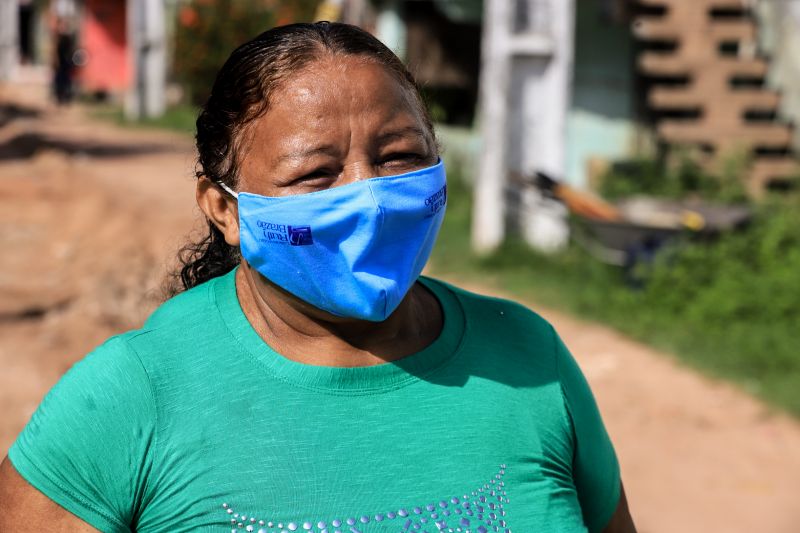Uma espera de 30 anos chegou ao fim na manhã desta segunda-feira (14), com a autorização do governador Helder Barbalho para o início imediato das obras de urbanização de vias do bairro do Marco, Região de Integração do Guarajá, em Belém. Com um investimento de R$ 1,92 milhão, o bairro será contemplado com 1,64 km de asfalto novo.
NA FOTO: Júlia de cordeiro, 66 anos <div class='credito_fotos'>Foto: Marco Santos / Ag. Pará | <a href='/midias/2020/originais/6827_5e9de50e-0e9f-6ceb-4d7c-94533f1b8497.jpg' download><i class='fa-solid fa-download'></i> Download</a></div>