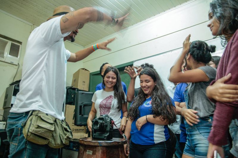 Termino da Oficina de Fotografia no Bairro da Cabanagem ( TerPaz ). <div class='credito_fotos'>Foto: Jader Paes / Agência Pará | <a href='/midias/2020/originais/6834_4b548153-3c07-b932-50b0-a4d0ae91b6fe.jpg' download><i class='fa-solid fa-download'></i> Download</a></div>