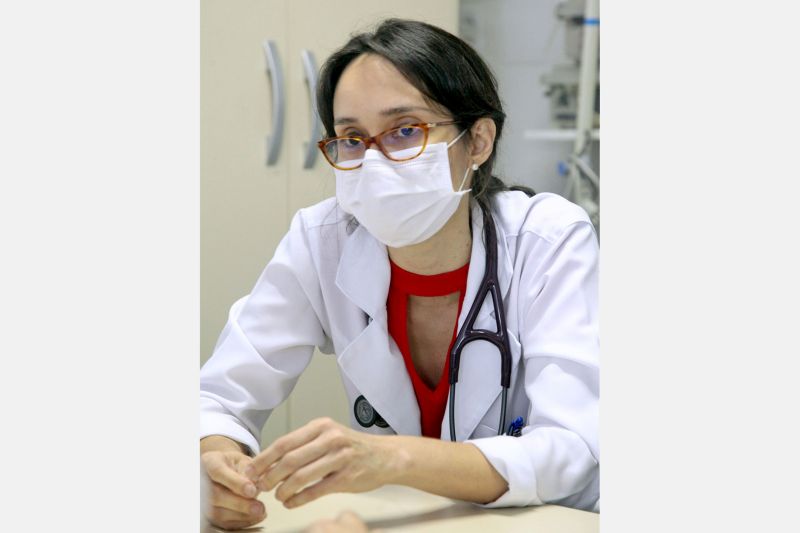 Belém, Pará, Brasil. DIA DO CORAÇÃO - Dra. Aldine Torres de Miranda, cardiologista - 28/09/2020 <div class='credito_fotos'>Foto: Ricardo Amanajás / Ag. Pará | <a href='/midias/2020/originais/6878_547778ca-37fd-2926-7c7f-c7e9cd7b65ac.jpg' download><i class='fa-solid fa-download'></i> Download</a></div>