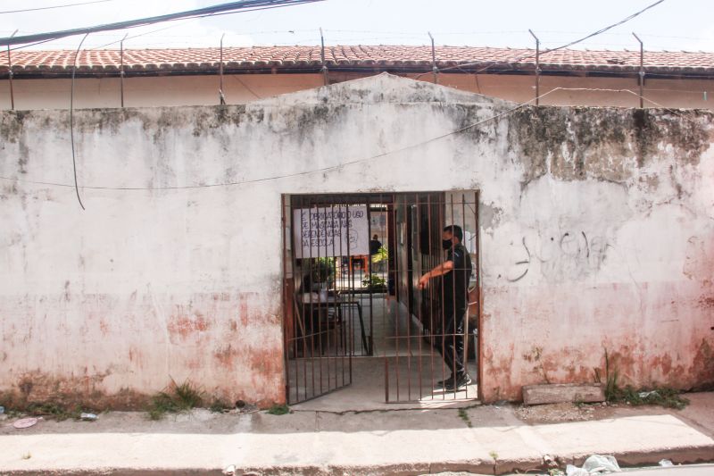 ESCOLA LUIZA VELA ALVES <div class='credito_fotos'>Foto: Marcelo Seabra / Ag. Pará | <a href='/midias/2020/originais/6926_ec8602a6-8e19-0d17-1415-51891ae00f88.jpg' download><i class='fa-solid fa-download'></i> Download</a></div>