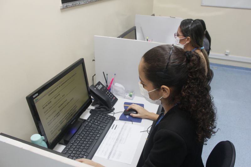 CALL CENTER <div class='credito_fotos'>Foto: Marcelo Seabra / Ag. Pará | <a href='/midias/2020/originais/6943_34b7c55d-e42c-5616-75bb-b118572174c5.jpg' download><i class='fa-solid fa-download'></i> Download</a></div>