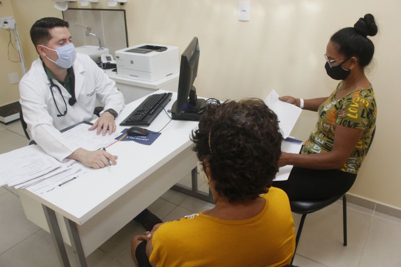 CAIO BLANCH - CARDIOLOGISTA <div class='credito_fotos'>Foto: Marcelo Seabra / Ag. Pará | <a href='/midias/2020/originais/6943_a8f0a603-ca49-7a2e-2dc1-835d85eae75c.jpg' download><i class='fa-solid fa-download'></i> Download</a></div>