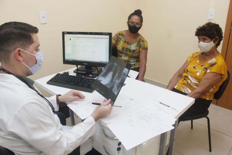 CAIO BLANCH - CARDIOLOGISTA (1) <div class='credito_fotos'>Foto: Marcelo Seabra / Ag. Pará | <a href='/midias/2020/originais/6943_f4e0200b-5298-d57b-6076-9a2a5a5b5fe5.jpg' download><i class='fa-solid fa-download'></i> Download</a></div>