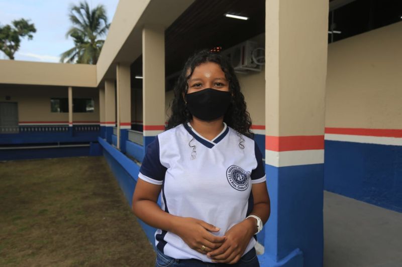 Monise Santos, 18 anos, aluna 3º ano. <div class='credito_fotos'>Foto: Jader Paes / Agência Pará | <a href='/midias/2020/originais/6964_1bf1754d-77c2-fe95-4cb0-04b9dfaa748d.jpg' download><i class='fa-solid fa-download'></i> Download</a></div>